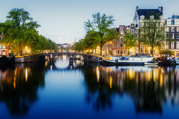 Panorama di Amsterdam con fiume